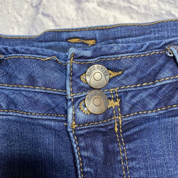 Blue Spice Jean Shorts - Picture 3 of 5